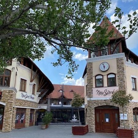 New York Pension Dunajska Streda Exterior photo