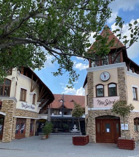 New York Pension Dunajska Streda Exterior photo